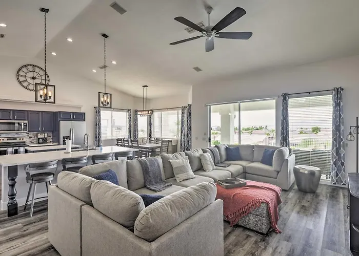 Holiday home Sunny Snowbird's Retreat W/ Havasu Views! *