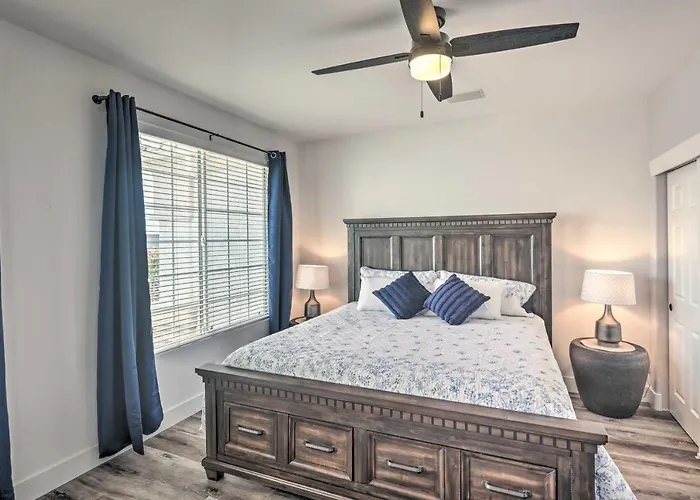 Holiday home Sunny Snowbird's Retreat W/ Havasu Views!
