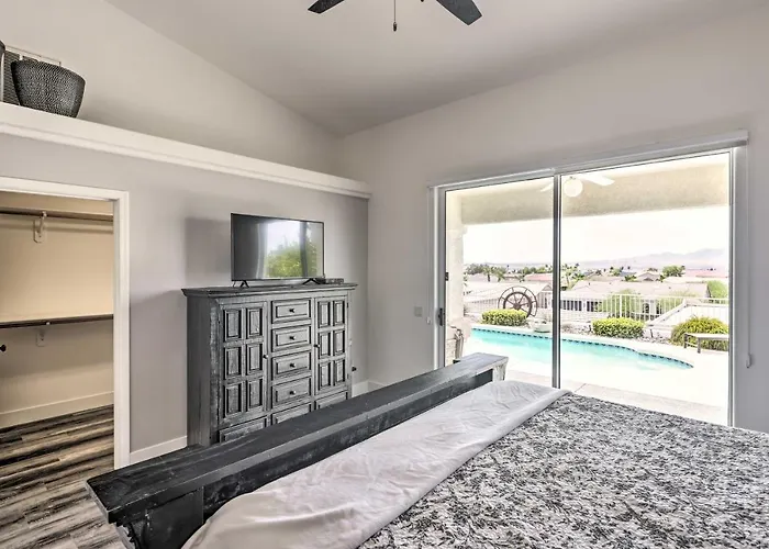 Sunny Snowbird's Retreat W/ Havasu Views! Holiday home Lake Havasu City