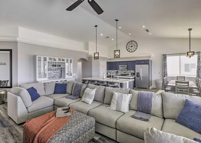 Sunny Snowbird's Retreat W/ Havasu Views! Lake Havasu City