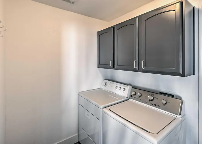 Holiday home Sunny Snowbird's Retreat W/ Havasu Views!