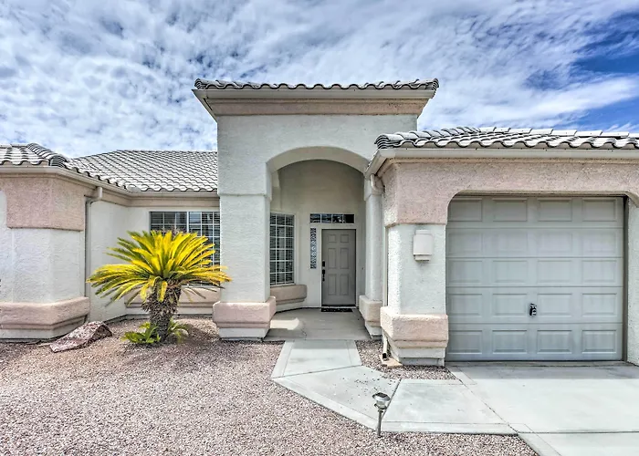 Sunny Snowbird's Retreat W/ Havasu Views! Holiday home *