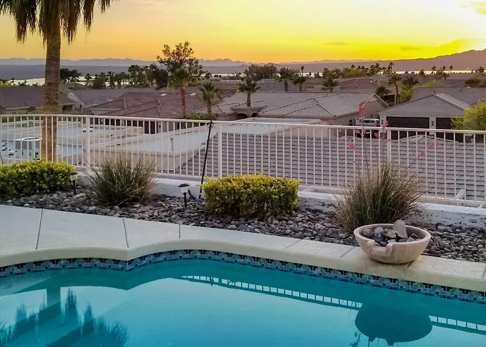 Sunny Snowbird's Retreat W/ Havasu Views! Holiday home Lake Havasu City