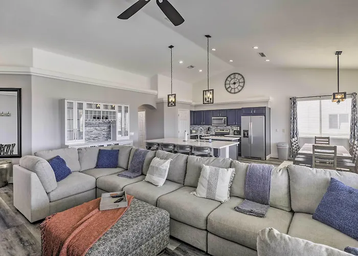 Sunny Snowbird's Retreat W/ Havasu Views!